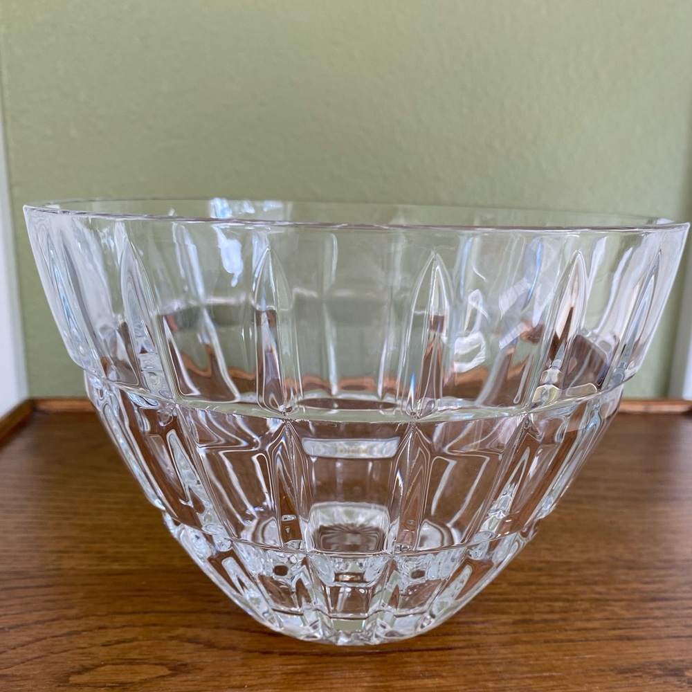 A decorative cut lead crystal bowl by Fifth Avenue.